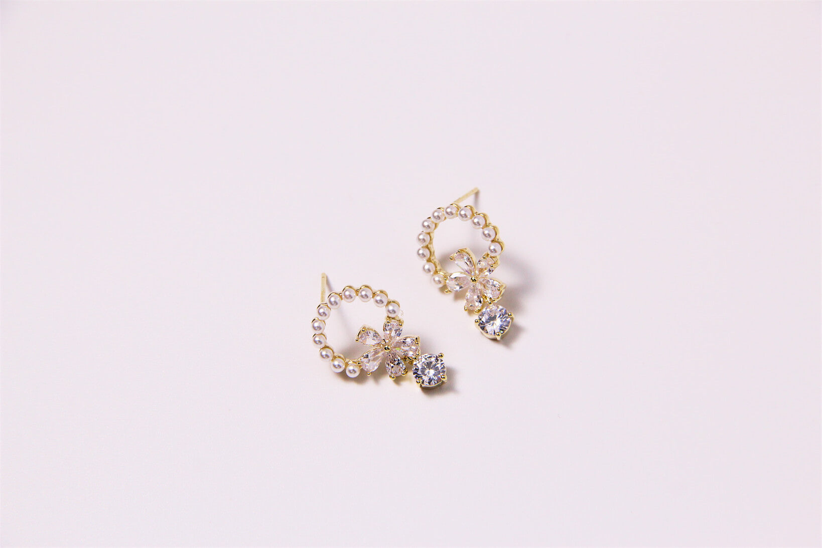 Garland Pendant | Pearl & Zircon Earrings™